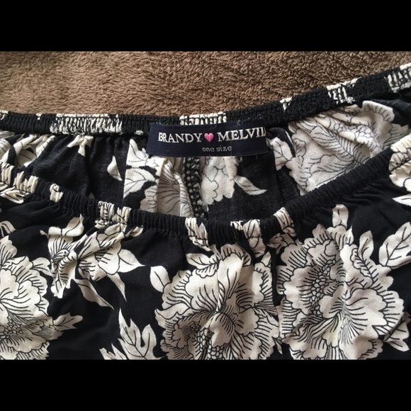 Brandy Melville shorts ❌TRADE❌ - Picture 3 of 4